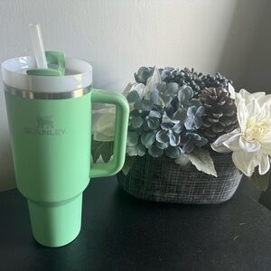 Stanley The Quencher H2.0 FlowState Tumbler Jade